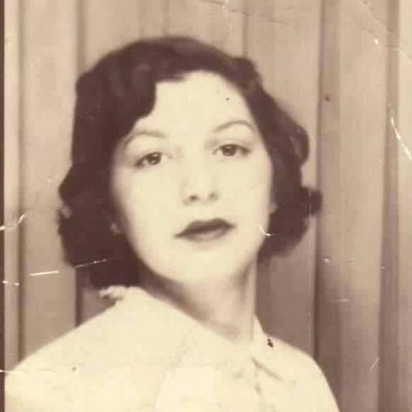 Meet your Posher, Lindy - Picture 1 of 1